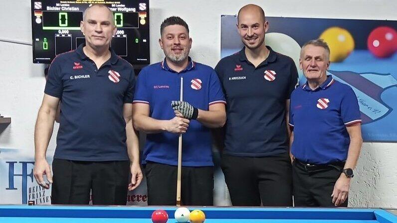 Belegten die Plätze eins bis vier: (v.l.) Vizemeister Christian Bichler, der viertplatzierte Walter Jurado, Bronzemedailliengewinner Philipp Hreczuch und der neue niederbayerischer Meister Wolfgang Zenkner.