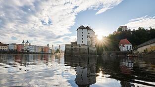 Die Passauer Altstadt ist ein beliebtes Ziel für Flusskreuzfahrten (Symbolbild)