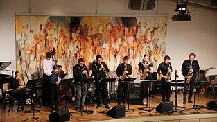 Die Band „Stop Time“ der Landkreismusikschule begeisterte zum Ausklang des Partnerschaftskonzerts mit ihrem Auftritt. Die Band „Stop Time“ der Landkreismusikschule begeisterte zum Ausklang des Partnerschaftskonzerts mit ihrem Auftritt.