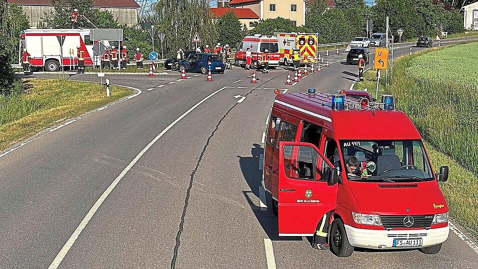 Bei dem Unfall wurden zwei Menschen verletzt.&nbsp;