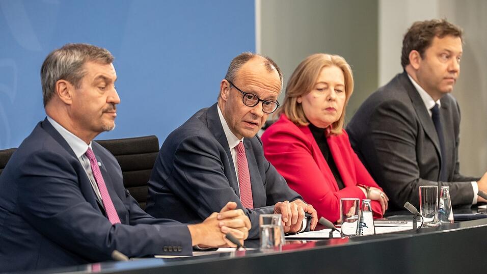 Kanzler Friedrich Merz (CDU) &auml;u&szlig;ert sich in Berlin nach den zweit&auml;gigen Beratungen der Koalitionsspitzen &uuml;ber die Ergebnisse.