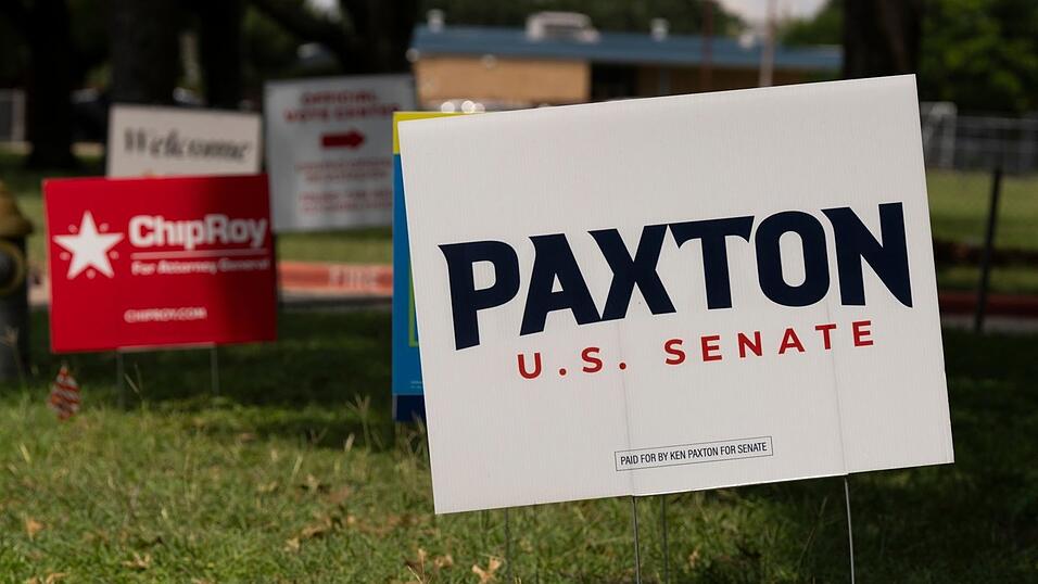 Paxton setzt sich gegen Cornyn durch. Paxton setzt sich gegen Cornyn durch.