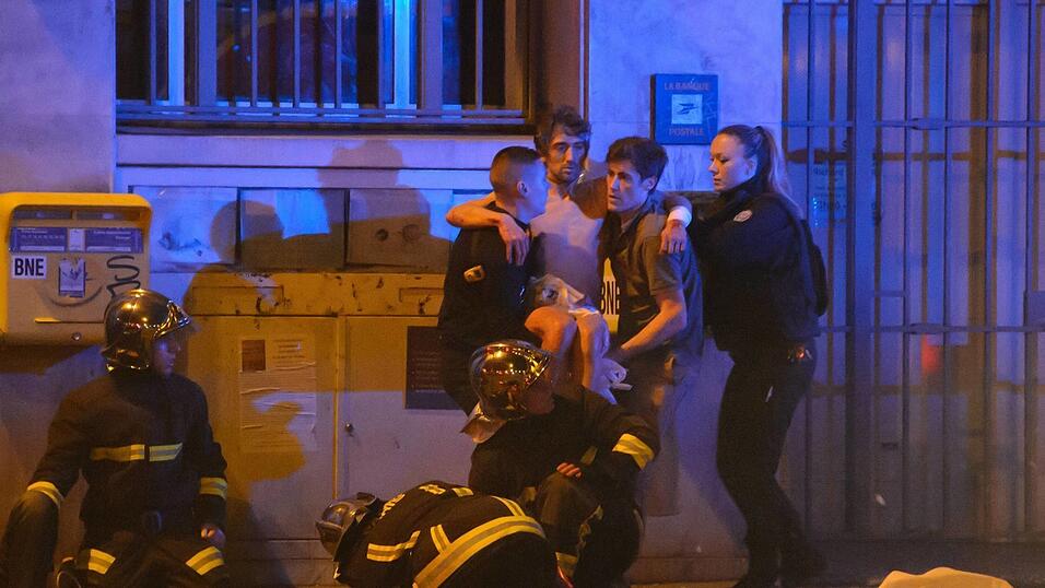 Paris im Ausnahmezustand: Die schrecklichen Bilder nach dem Attentat gingen nach dem 13. November 2015 um die Welt.