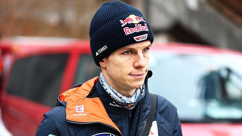 Andreas Wellinger glaubt nicht an einen Patzer von Domen Prevc. Andreas Wellinger glaubt nicht an einen Patzer von Domen Prevc.