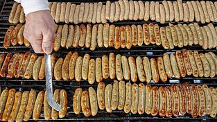 Die Herkunft der Rostbratw&uuml;rste aus N&uuml;rnberg ist gesch&uuml;tzt, doch nicht die Herstellung &auml;hnlicher Bratw&uuml;rste andernorts. (Symbolbild)