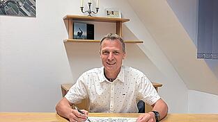 Hat sich bereits gut eingearbeitet: der neue Attenhofener Bürgermeister Michael Senger. Hat sich bereits gut eingearbeitet: der neue Attenhofener Bürgermeister Michael Senger.