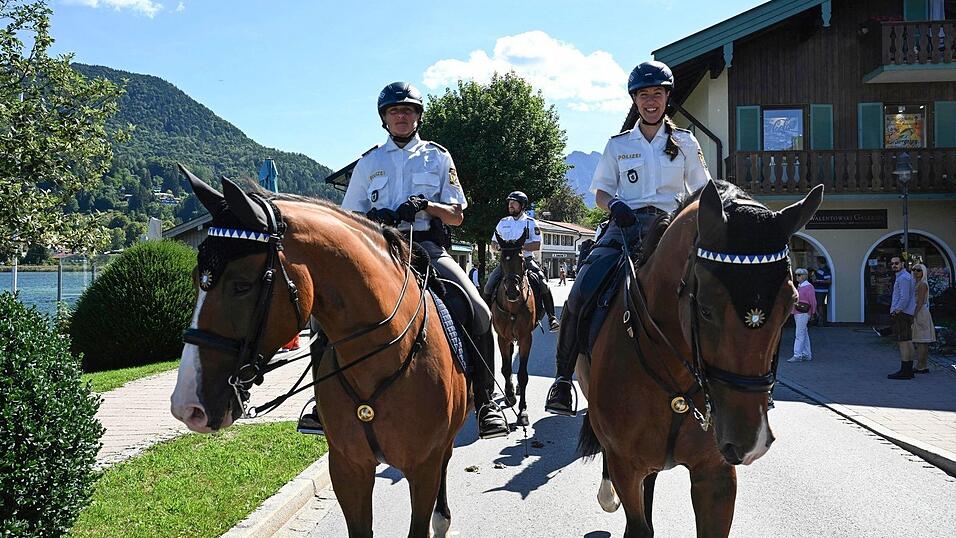 Auch die Reiterstaffel der Polizei war vor Ort.
