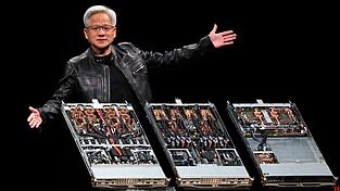 Nvidia-Chef Jensen Huang: Der Chipkonzern ist dank des KI-Booms das wertvollste B&ouml;rsenunternehmen der Welt (Archivbild)