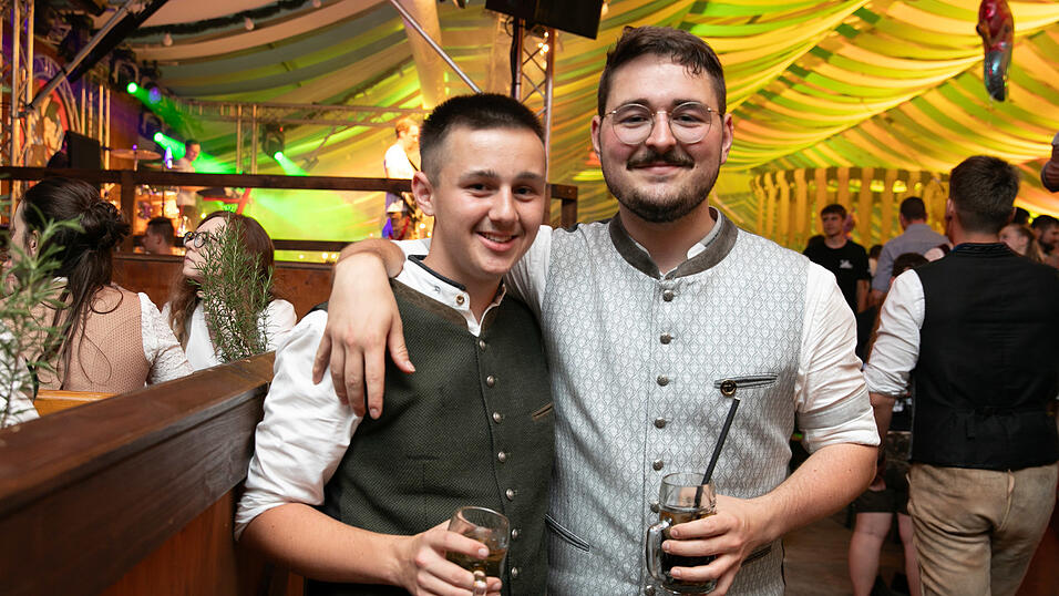 Die Partybilder vom Dienstag, 12. August, aus dem Festzelt Wenisch. Die Partybilder vom Dienstag, 12. August, aus dem Festzelt Wenisch.