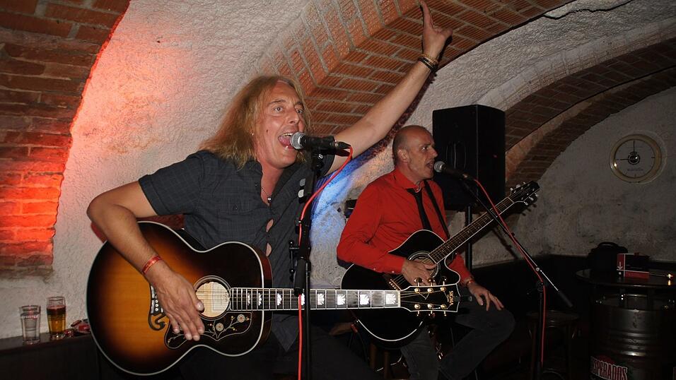 Musik überall: Bei der CHAMpions-Night war einiges geboten in der Chamer Innenstadt. Musik überall: Bei der CHAMpions-Night war einiges geboten in der Chamer Innenstadt.