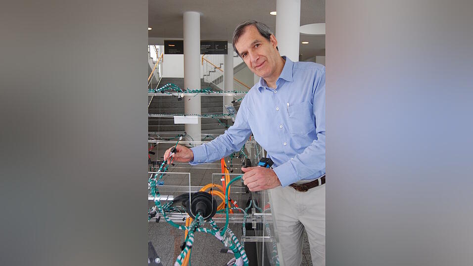 Prof. Mathias Rausch leitet den neuen Masterstudiengang. (Foto: Peherstorfer)