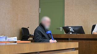 Der Priester schweigt zu den Vorwürfen. Der Priester schweigt zu den Vorwürfen.