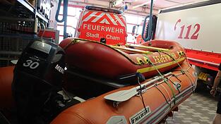 Aktuell müssen die Chamer Feuerwehrleute eher kreative Stellplatz Lösungen finden. Aktuell müssen die Chamer Feuerwehrleute eher kreative Stellplatz Lösungen finden.