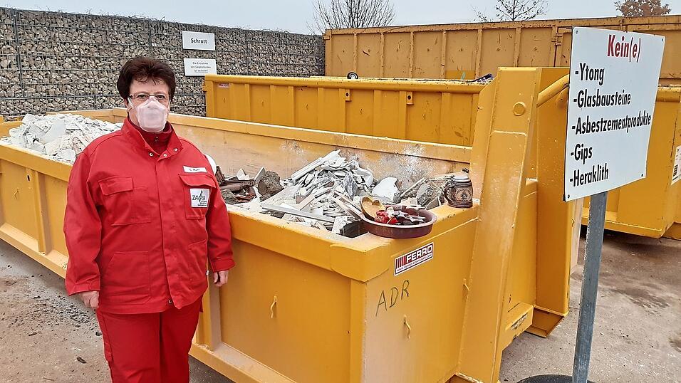 Sonja Muhr war eine Frau der ersten Stunde und ist jetzt 14 Jahre beim ZAW-SR dabei. Sonja Muhr war eine Frau der ersten Stunde und ist jetzt 14 Jahre beim ZAW-SR dabei.