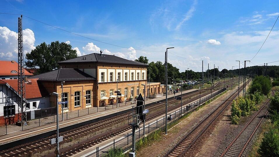 Der Bahnhof Bad Belzig wurde schon vor vielen Jahren umfassend saniert - und dient nun als gutes Beispiel einer Weiterentwicklung im Sinne der Verkehrswende. (Archivbild)