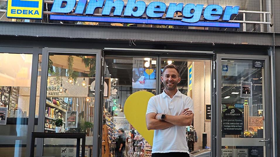 Vor seinem Markt im Regensburger Bahnhof: Raphael Dirnberger.