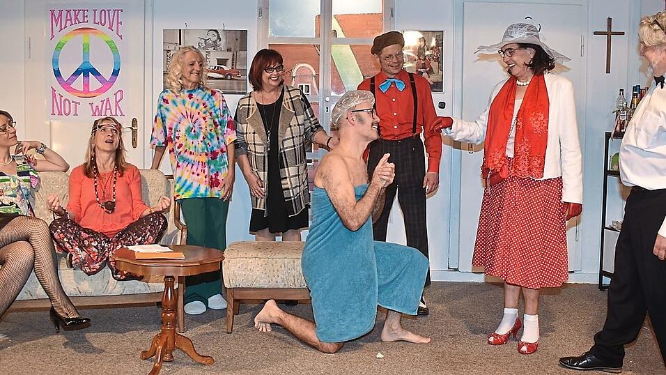 Die theatererfahrene Laienspieltruppe der Kolpingfamilie erweist sich mit ihrer neuen Boulevardkomödie als spielfreudig mit Wortwitz und Überraschungen - unter der Spielleitung von Edi Dettenhofer (rechts außen). Die theatererfahrene Laienspieltruppe der Kolpingfamilie erweist sich mit ihrer neuen Boulevardkomödie als spielfreudig mit Wortwitz und Überraschungen - unter der Spielleitung von Edi Dettenhofer (rechts außen).