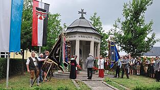 Die Gedenkfeier am Kriegerdenkmal bildete am Freitag den Auftakt der Festlichkeiten.
