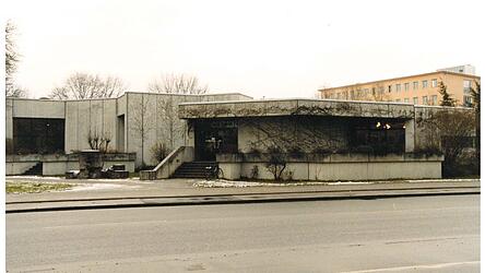 1976 erbaut und l&auml;ngst abgerissen: Die &Auml;mterkantine an der Maximilianstra&szlig;e war ein signifikanter Bau des Brutalismus.