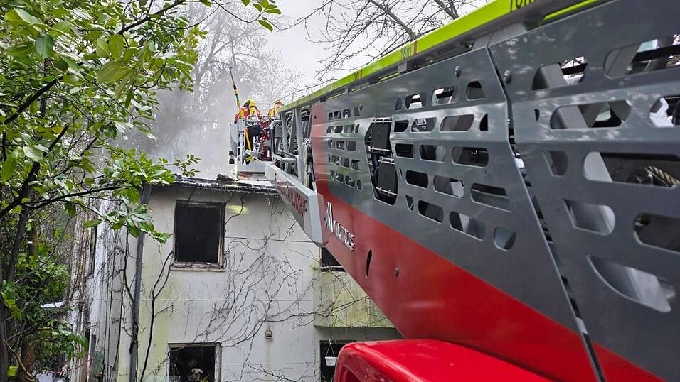 In Landshut brannte am Freitagmorgen ein Haus.