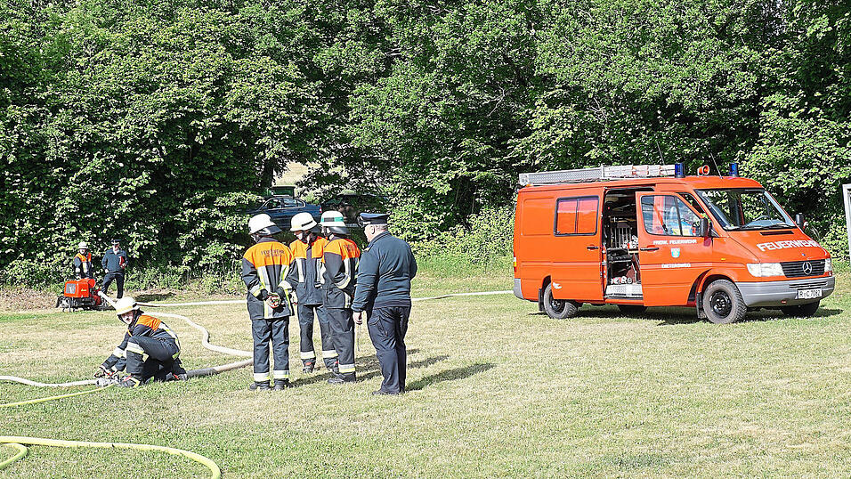 Das Tragkraftspritzenfahrzeug der Freiwilligen Feuerwehr Dietersweg, Baujahr 1999, wird durch ein TSF-Logistik ersetzt.