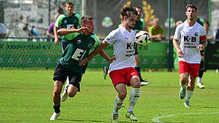 Cham (in Weiß) verlor auch das dritte Auswärtsspiel in Folge. Es war bereits das fünfte Spiel ohne Sieg.