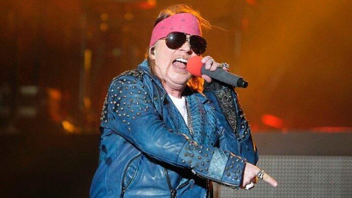 Der amerikanische Rocksänger Axl Rose der Kultrockband Guns N' Roses während seines Auftritts am 9. April 2014 in Asuncion, Paraguay.