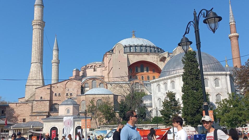 Malerische Gassen, traditionelle Märkte und beeindruckende Architektur: All das bietet Istanbul.