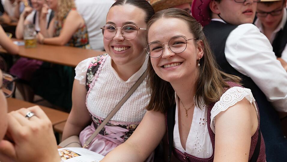 Die Partybilder vom Sonntag, 9. August, aus dem Festzelt Wenisch. Die Partybilder vom Sonntag, 9. August, aus dem Festzelt Wenisch.