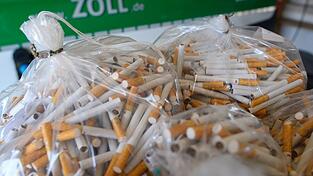 30.000 unverzollte Zigaretten stellten die Z&ouml;llner sicher. (Symbolbild)