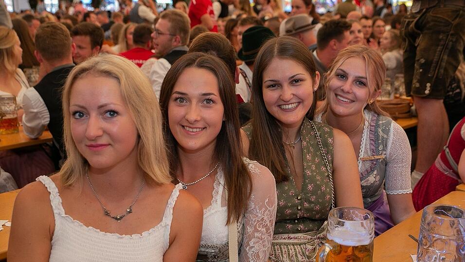 Die Partybilder vom Samstag, 13. August 2022, aus dem Festzelt Nothaft.