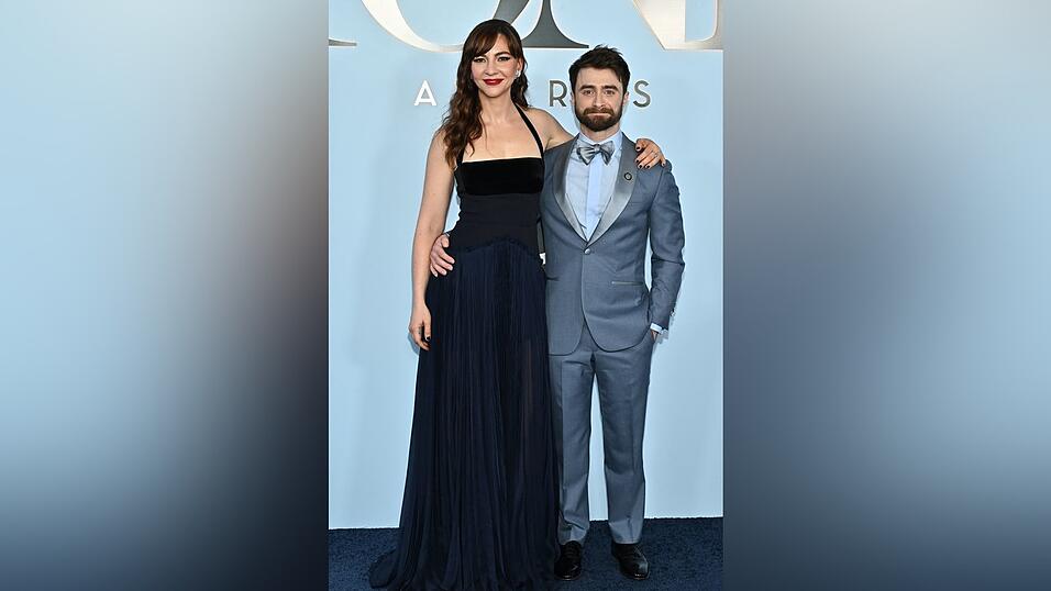 Harry-Potter-Star Daniel Radcliffe ging diesmal ohne Auszeichnung nach Hause - er hatte bereits 2024 einen Tony als bester männlicher Schauspieler in einem Theaterstück gewonnen. Harry-Potter-Star Daniel Radcliffe ging diesmal ohne Auszeichnung nach Hause - er hatte bereits 2024 einen Tony als bester männlicher Schauspieler in einem Theaterstück gewonnen.