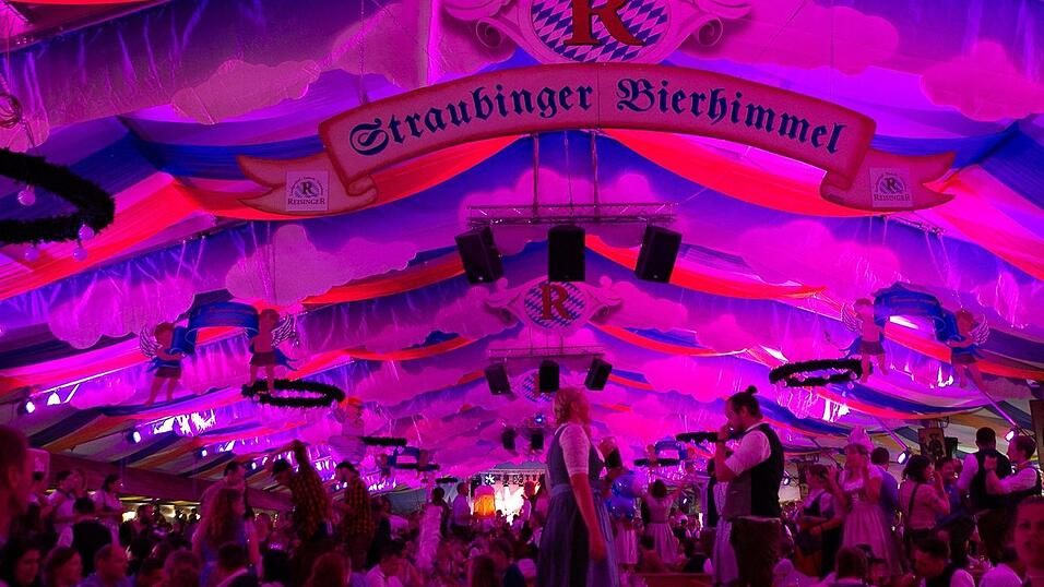 Die Partybilder vom Freitag, 12. August 2022, aus dem Festzelt Reisinger.