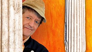 Der für seine Figur Erwin Pelzig bekannte Kabarettist Frank-Markus Barwasser wird 65 Jahre alt. Der für seine Figur Erwin Pelzig bekannte Kabarettist Frank-Markus Barwasser wird 65 Jahre alt.