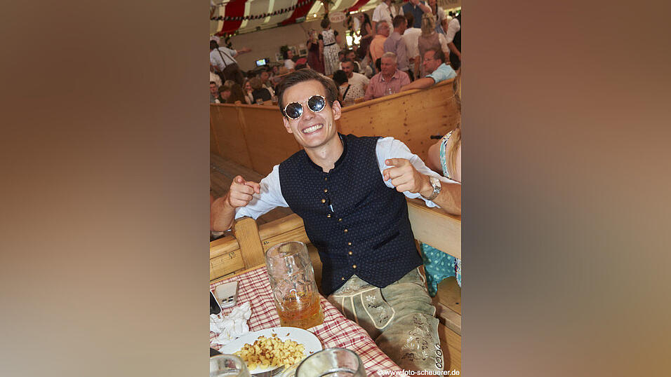Die Partybilder vom Samstag, 15. August, aus dem Festzelt Lechner. Die Partybilder vom Samstag, 15. August, aus dem Festzelt Lechner.