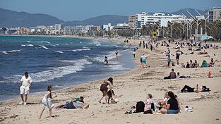 Wenn Unsicherheit w&auml;chst, bleiben viele bei Bew&auml;hrtem: Ziele wie die Balearen sind im Sommer stark gefragt &ndash; wie hier Mallorca. (Archivbild)