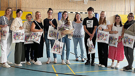 Eine Reihe von Lehrkräften und pädagogischen Hilfskräften verlassen die Grundschule Brennberg.