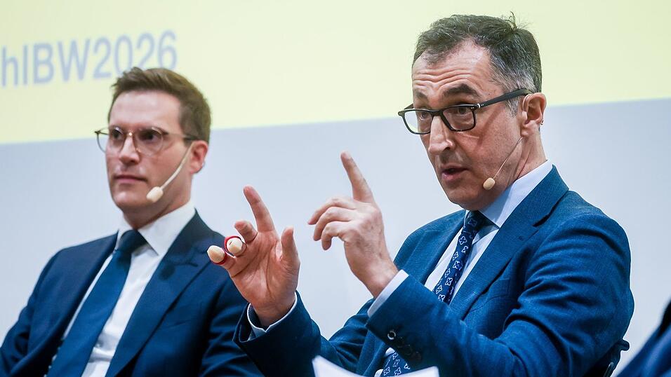 Immer kleiner wurde der Abstand zwischen &Ouml;zdemir und Hagel. (Archivbild)