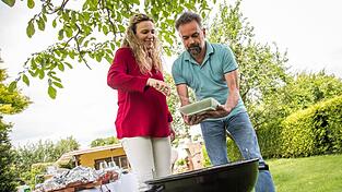 Die richtige Auswahl und Zubereitung: So kommt gesundes Grillfleisch auf den Teller. Die richtige Auswahl und Zubereitung: So kommt gesundes Grillfleisch auf den Teller.