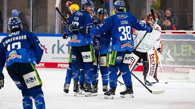 Vor der Olympia-Pause hatten die Straubing Tigers viel Grund zum Jubeln. Mit den Löwen Frankfurt (5:4-Sieg), bei den Iserlohn Roosters (4:2) und gegen die Nürnberger Ice Tigers (3:1) gewann der Klub die vergangenen drei Partien. Beim amtierenden Meister Berlin will die Mannschaft die Serie fortsetzen. Vor der Olympia-Pause hatten die Straubing Tigers viel Grund zum Jubeln. Mit den Löwen Frankfurt (5:4-Sieg), bei den Iserlohn Roosters (4:2) und gegen die Nürnberger Ice Tigers (3:1) gewann der Klub die vergangenen drei Partien. Beim amtierenden Meister Berlin will die Mannschaft die Serie fortsetzen.