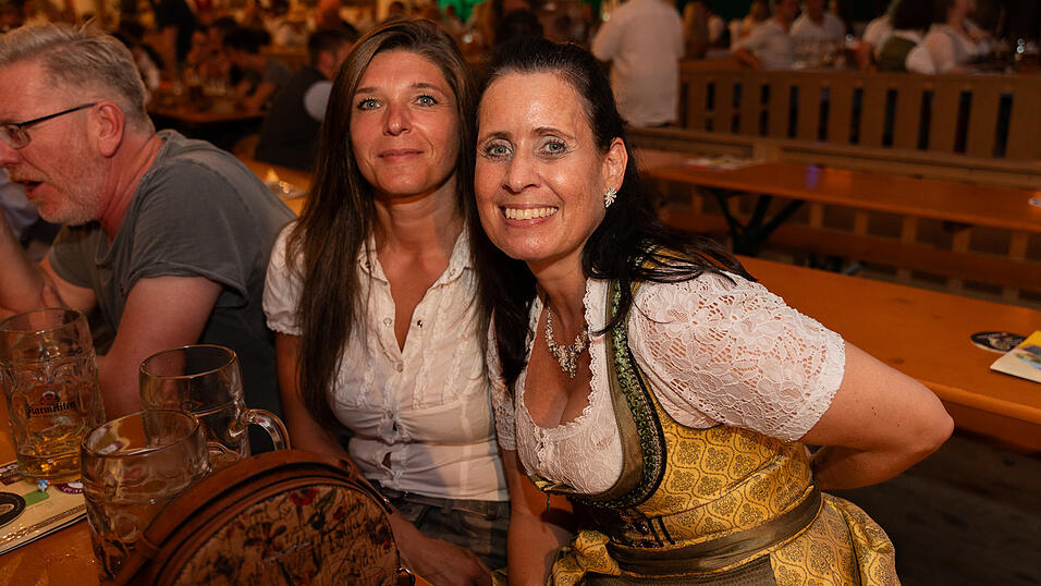 Die Partybilder vom Donnerstag, 17. August 2023, aus dem Festzelt Greindl. Die Partybilder vom Donnerstag, 17. August 2023, aus dem Festzelt Greindl.