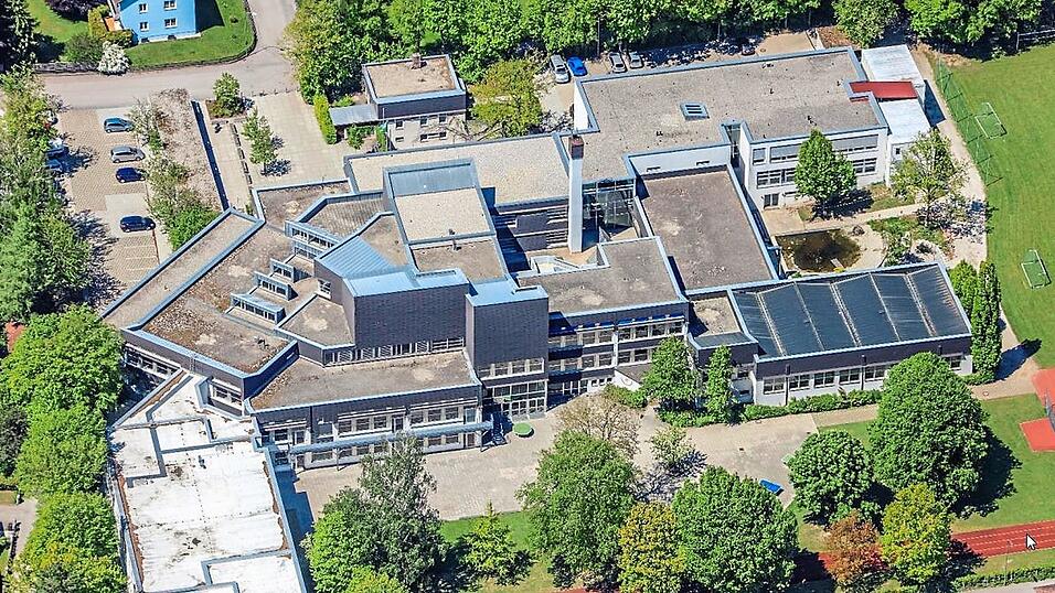 Bis Ende des Jahres sind die Turnhallen der Schule weg und die Container ziehen um.