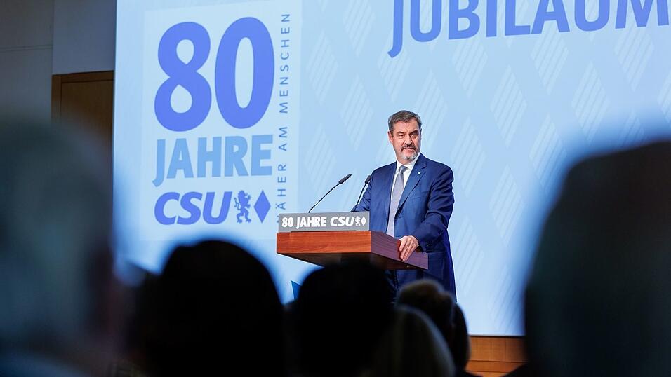 80 Jahre nach ihrer Gründung ist die CSU von der AfD stark herausgefordert. Parteichef Söder betonte, dass er eine Zusammenarbeit kategorisch ablehnt. 80 Jahre nach ihrer Gründung ist die CSU von der AfD stark herausgefordert. Parteichef Söder betonte, dass er eine Zusammenarbeit kategorisch ablehnt.