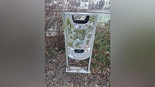 Die grauen Stationen bleiben, nachgefüllt werden sie mit Tüten nicht mehr. Der Behälter auf der Mühleninsel ist bereits leer. Die grauen Stationen bleiben, nachgefüllt werden sie mit Tüten nicht mehr. Der Behälter auf der Mühleninsel ist bereits leer.