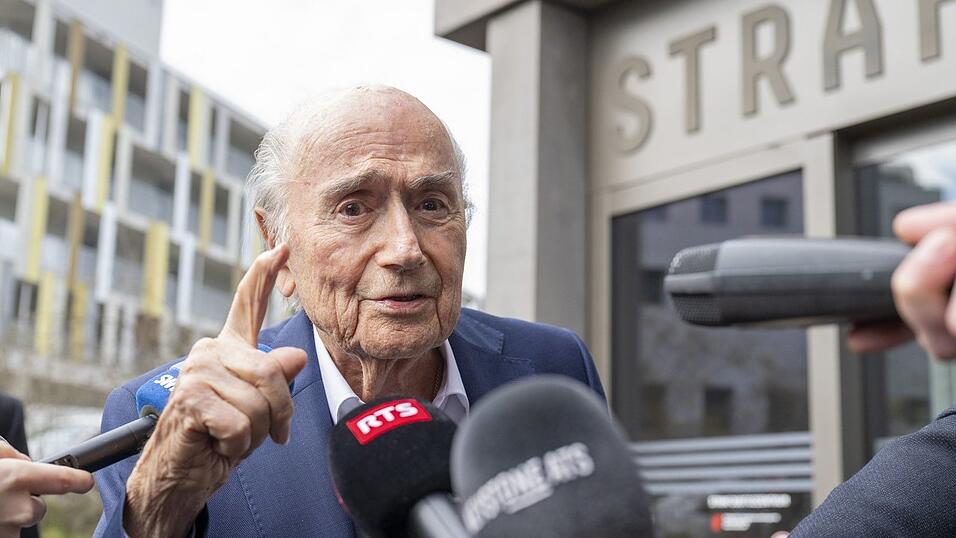 Der fr&uuml;here FIFA-Chef Joseph Blatter kritisiert die Verbindung zwischen seinem Nachfolger Gianni Infantino und US-Pr&auml;sident Donald Trump. (Archivbild)