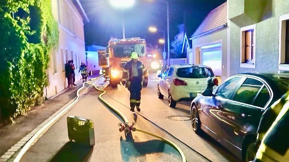 Zu einem Feuerwehreinsatz kam es in der Nacht zum Pfingstmontag in der Bräuhausstraße. Zu einem Feuerwehreinsatz kam es in der Nacht zum Pfingstmontag in der Bräuhausstraße.