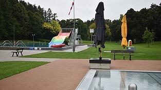 So menschenleer findet man das Freibad vor allen Dingen an regnerischen Tagen.