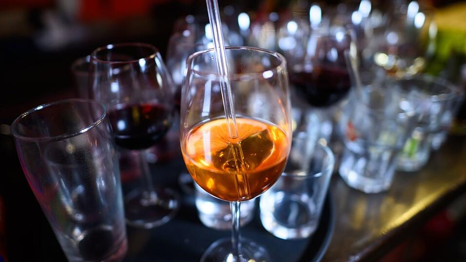 Das Gesetz regelt auch Beschr&auml;nkungen f&uuml;r die Chemikalien Gamma-Butyrolacton (GBL) und 1,4-Butandiol (BDO). Sie sind als K.o.-Tropfen bekannt. (Symbolbild)