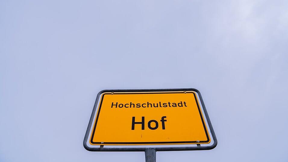 Die Regierung von Oberfranken hat den Haushalt der Stadt Hof wegen zu hoher Schulden abgelehnt. (Archivbild)