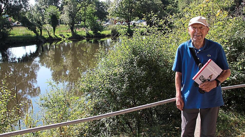 Ludwig Schierer und der Regen: Der Senior-Chef des Bauunternehmens ist am Fluss gro&szlig; geworden. Seine Kindheitsjahre hat er unter anderem in seinem j&uuml;ngst erschienenen Buch 'Beton und Marathon' ver&ouml;ffentlicht.